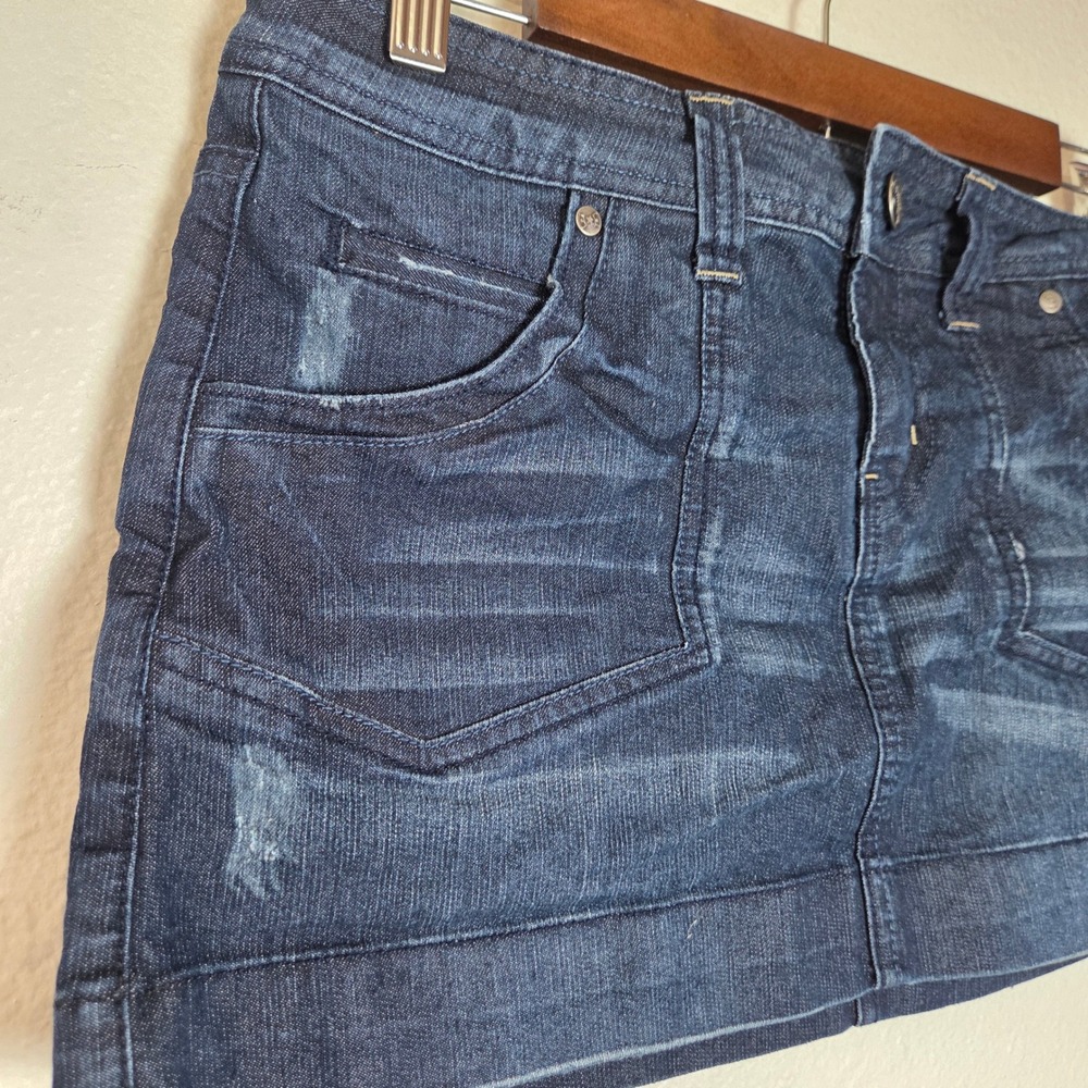 LEI Y2K Low Rise Mini Skirt button pocket Dark Wash Denim Size 7 - Picture 3 of 10